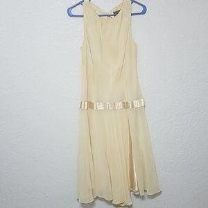 Beautiful, femine dress in Size 10.